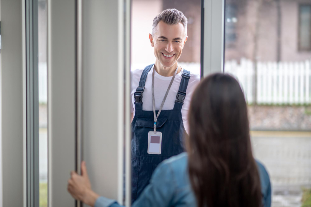 Specialized Knowledge for Assisting Mobile New Construction and Window Replacement Projects