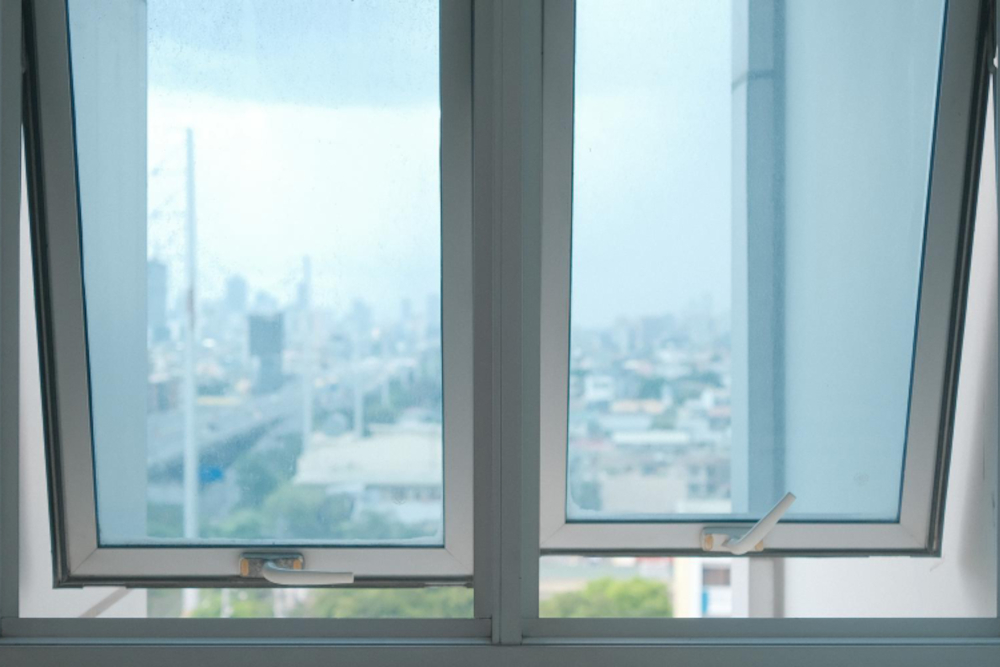 Mobile Awning Windows